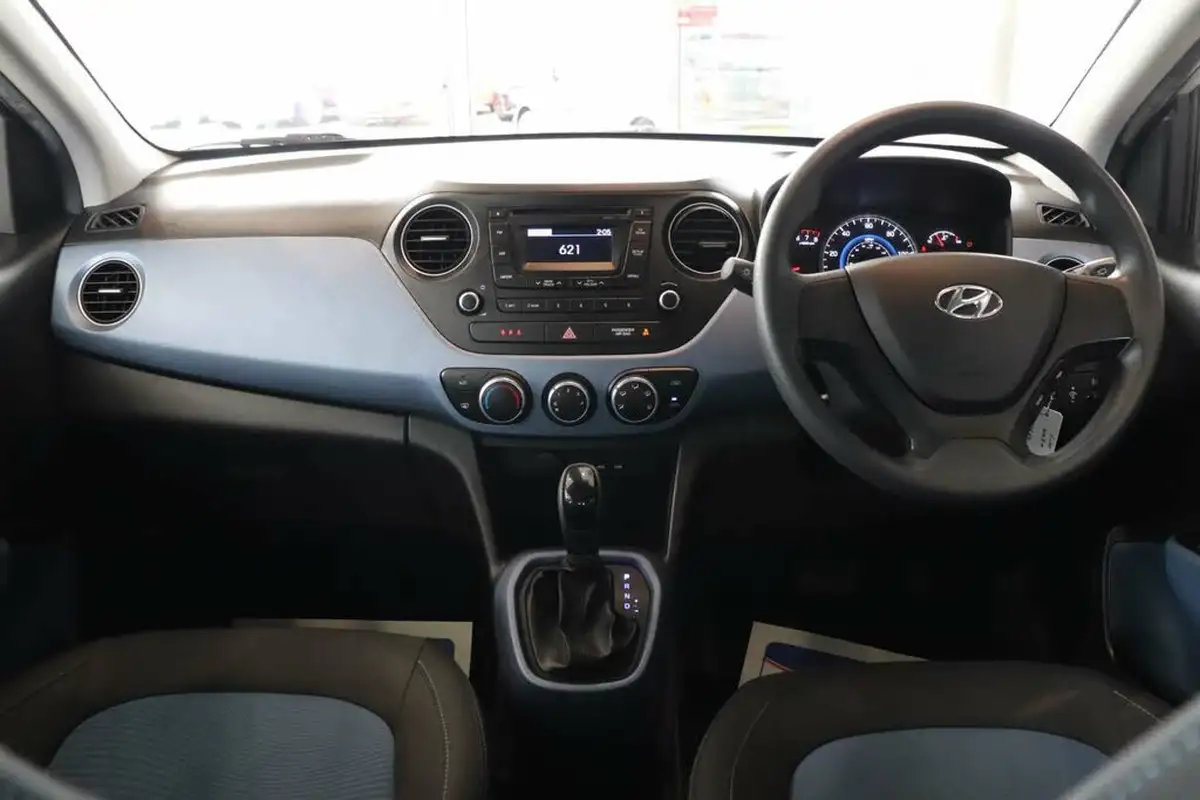 2015-hyundai-i10-12-se-auto-big-12