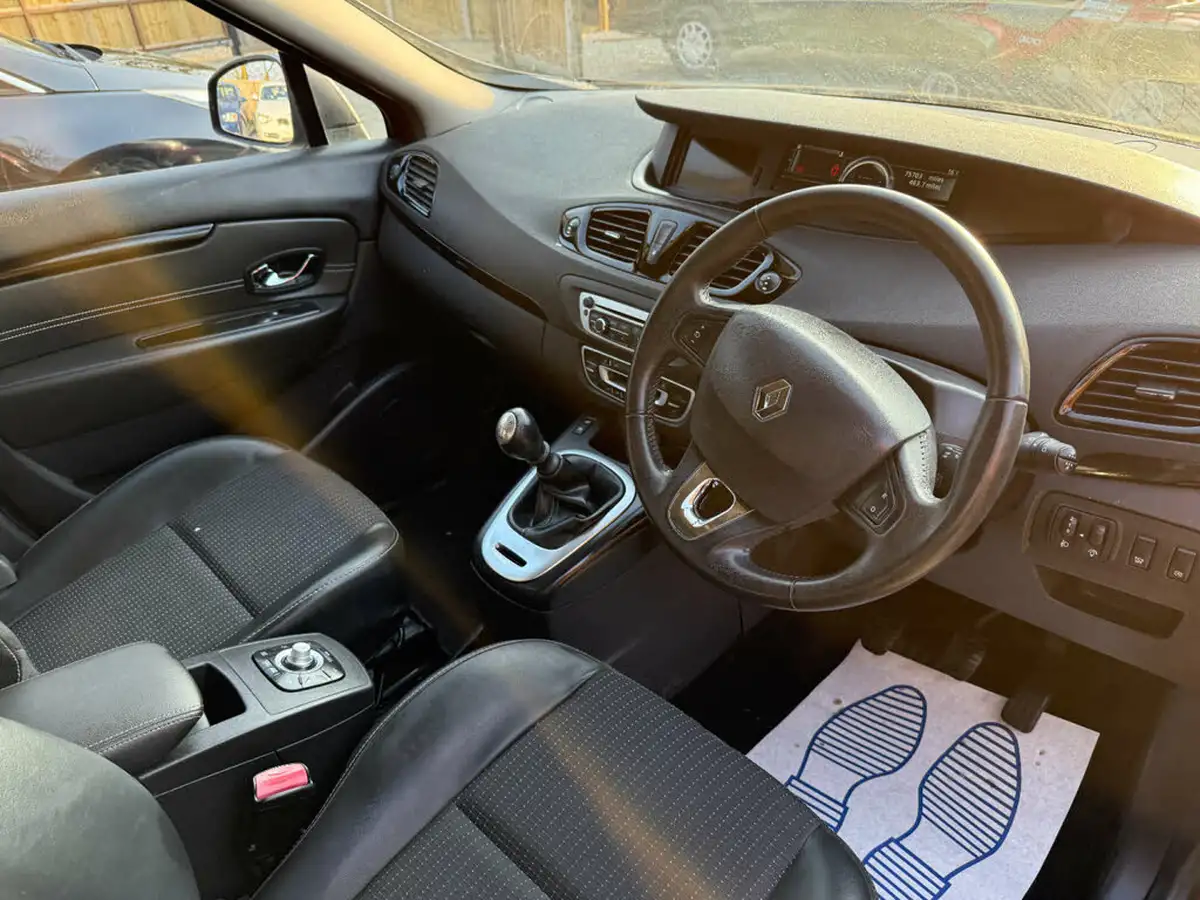 2014-renault-grand-scenic-15dci-dynamique-tom-tom-energy-ss-big-53