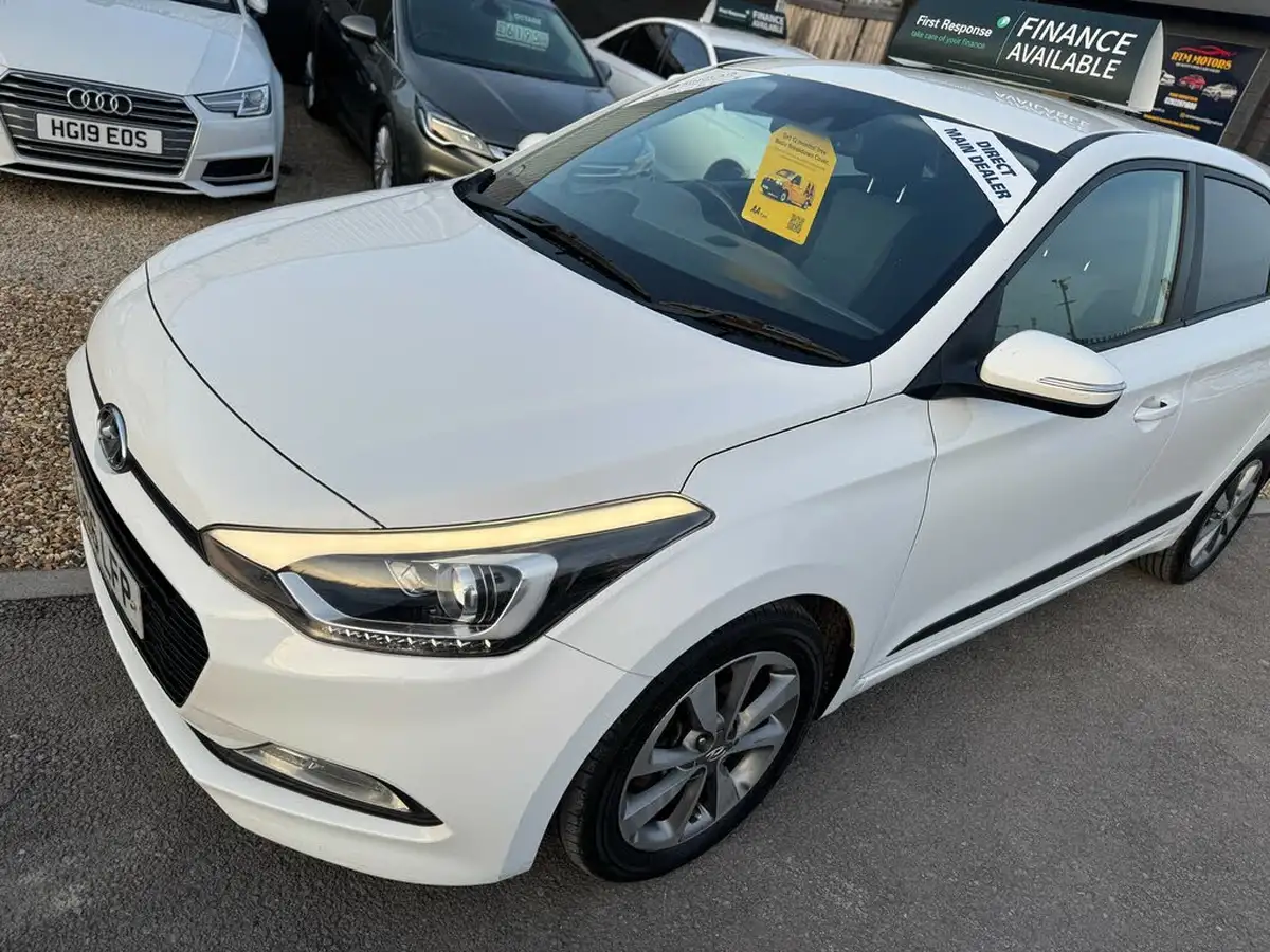 2016-hyundai-i20-10-premium-100ps-big-11