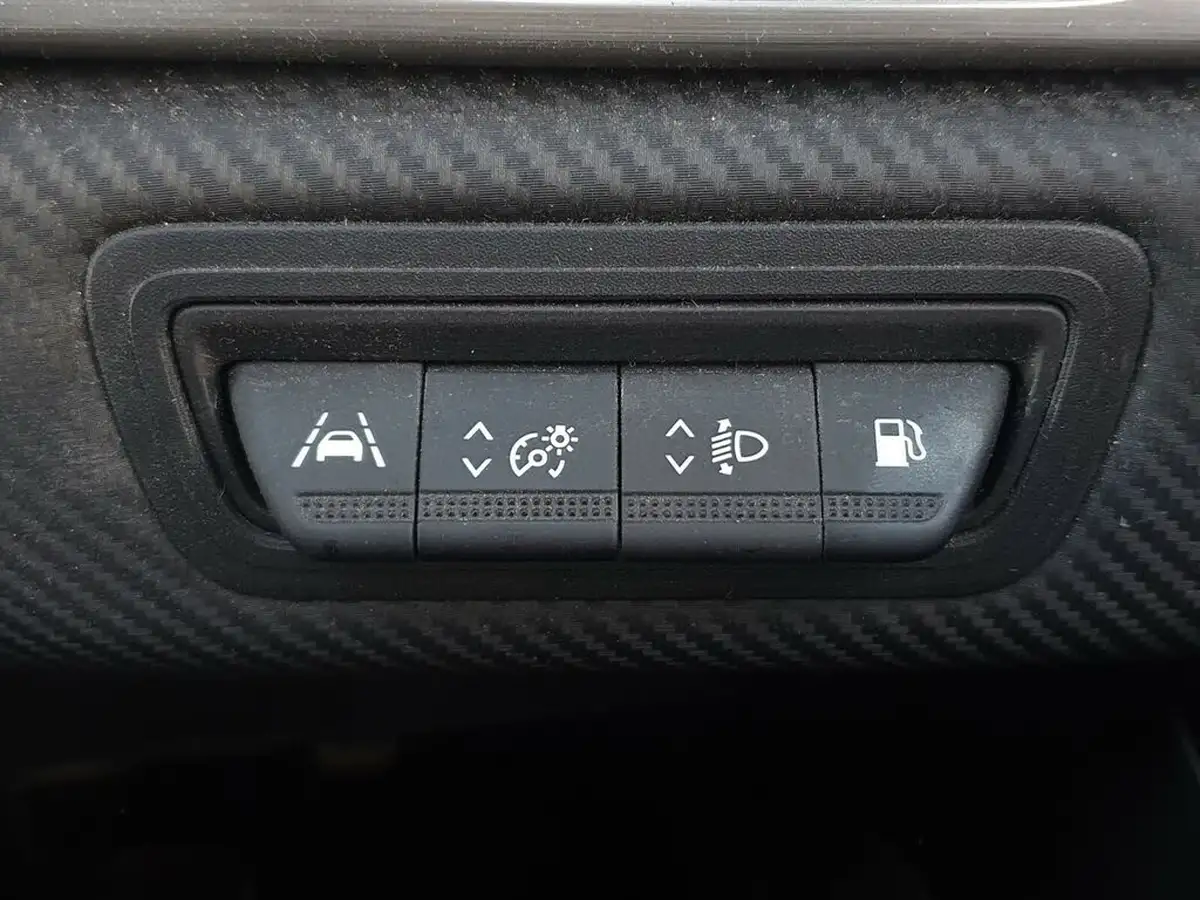 2021-renault-captur-16-rs-line-160ps-phev-big-28