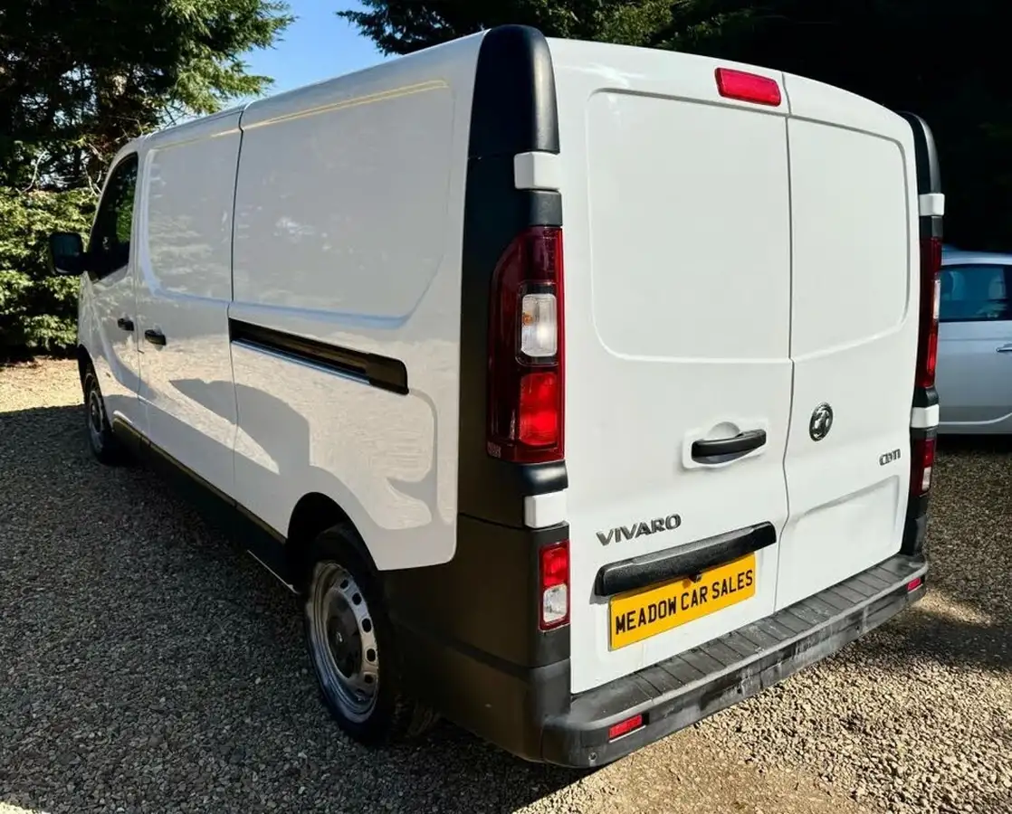 2015-vauxhall-vivaro-16cdti-2900-l2h1-115ps-refrigerated-van-big-6