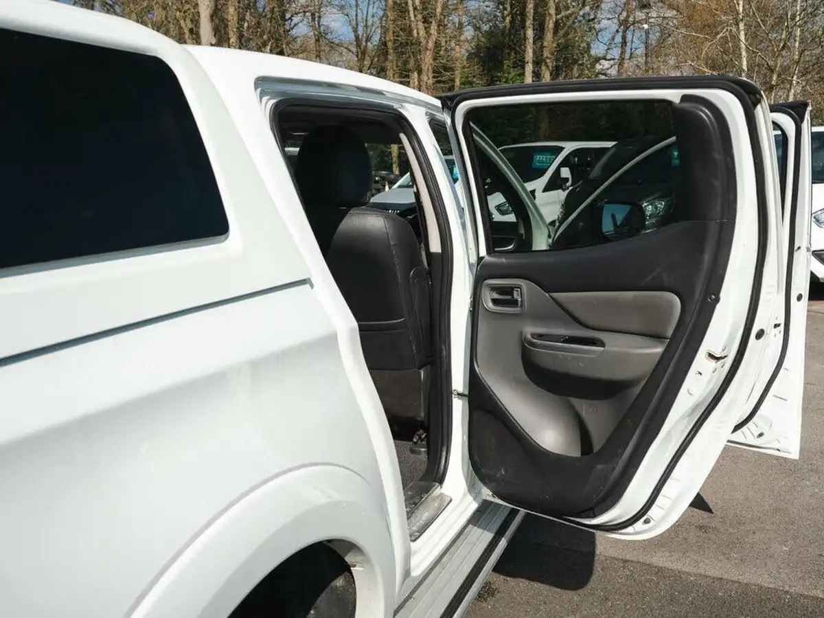 2019-mitsubishi-l200-24di-d-barbarian-eu6b-auto-big-35