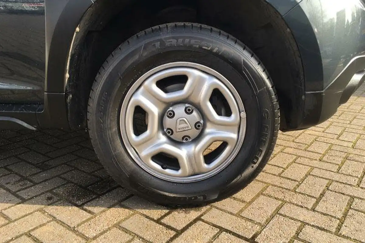 2019-dacia-duster-16-sce-essential-big-7