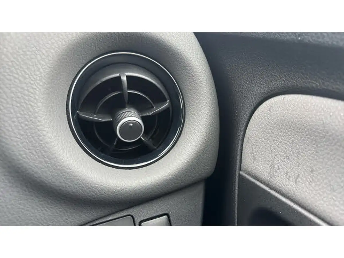2019-toyota-yaris-15-vvt-i-icon-tech-111bhp-1496cc-cvt-big-36