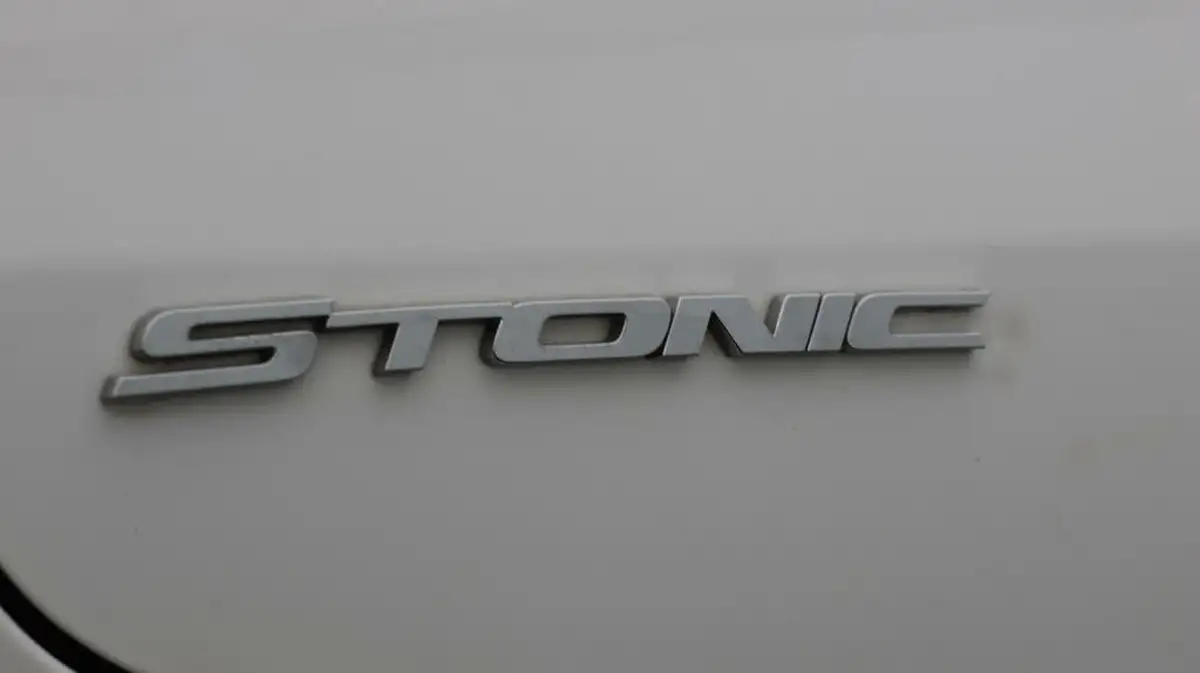 2021-kia-stonic-10-t-gdi-2-99bhp-big-20