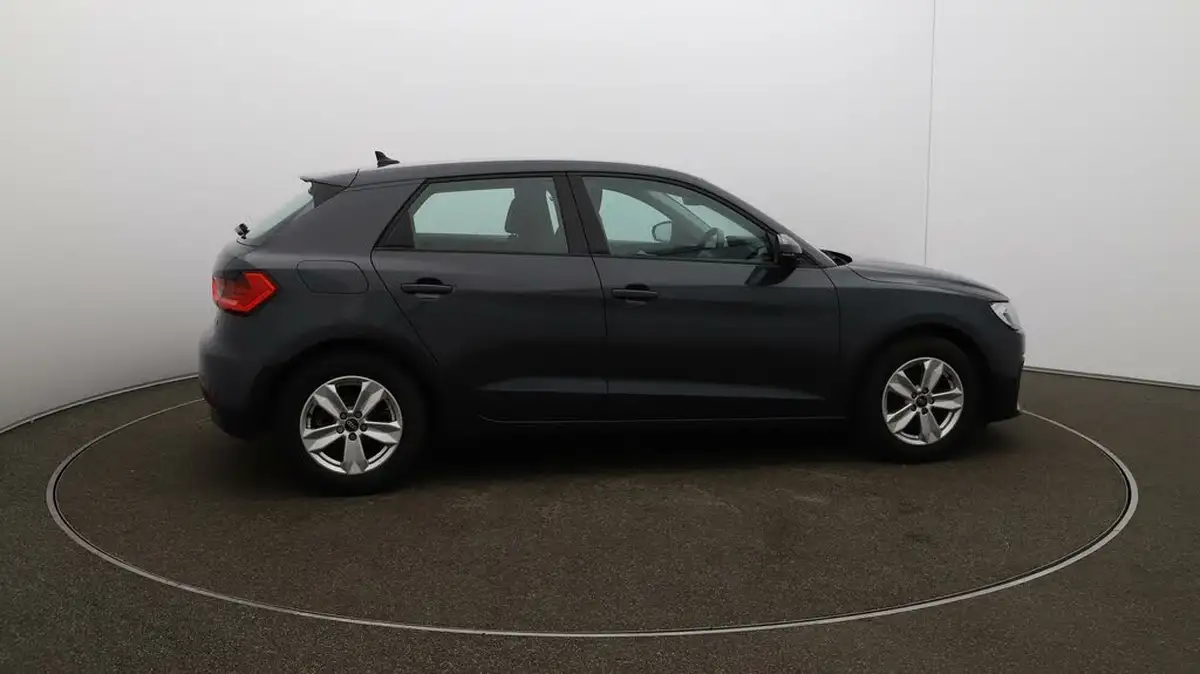 2022-audi-a1-10-30-tfsi-technik-big-47