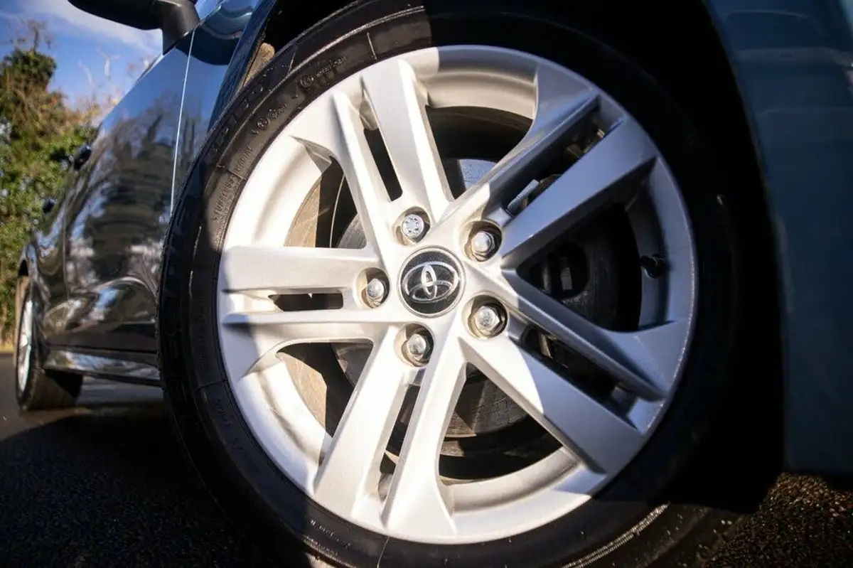 2022-toyota-corolla-18-vvt-i-icon-120bhp-trk-hatchback-5d-big-35