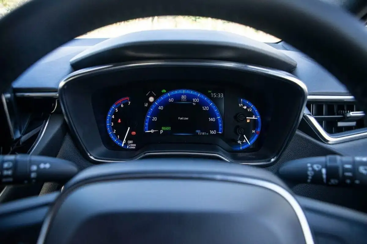 2022-toyota-corolla-18-vvt-i-icon-120bhp-trk-hatchback-5d-big-11