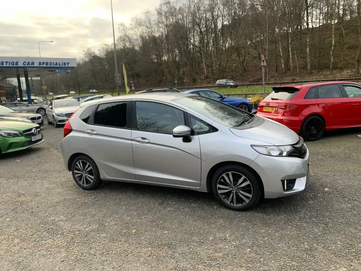 2016-honda-jazz-13-i-vtec-ex-cvt-big-4