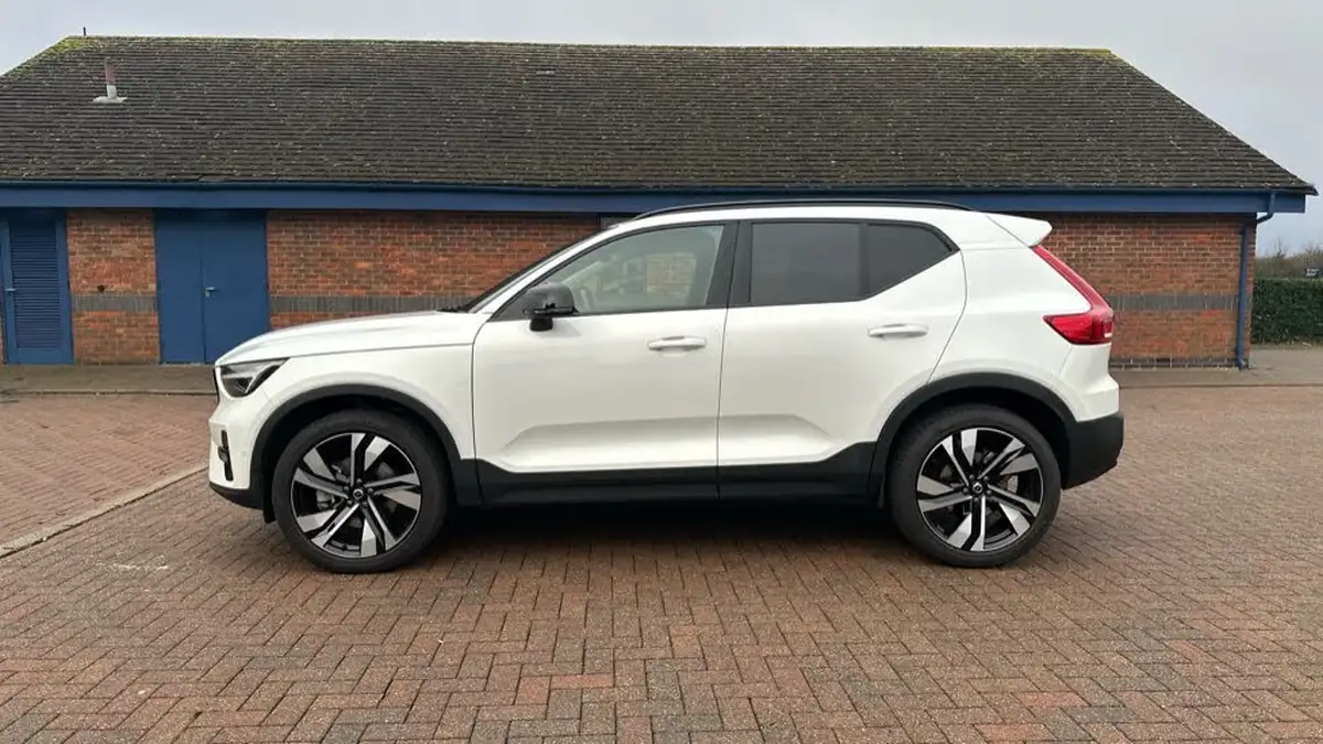 2024-volvo-xc40-20-b3-ultimate-big-7