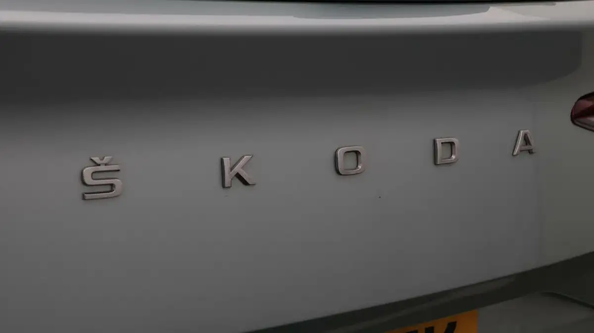2021-skoda-enyaq-e-80-loft-82-kwh-big-20