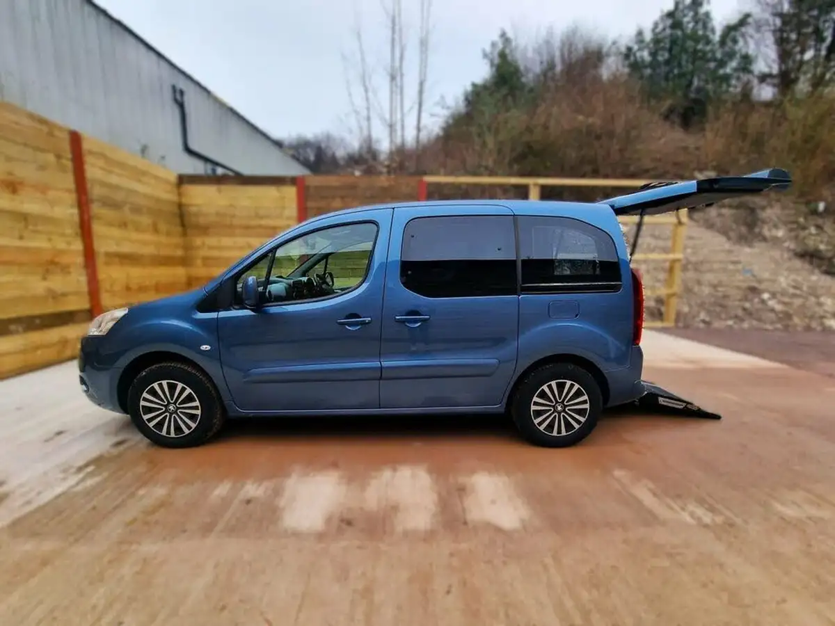 2015-peugeot-partner-16hdi-tepee-s-92bhp-big-15