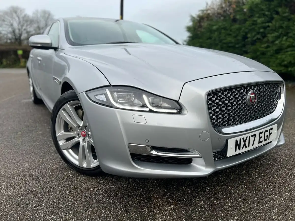 2017-jaguar-xj-series-30td-xj-premium-luxury-lwb-big-1