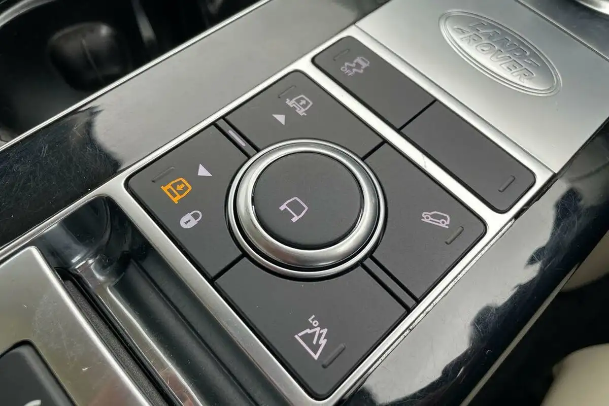 2021-land-rover-range-rover-30-d300-westminster-black-big-20