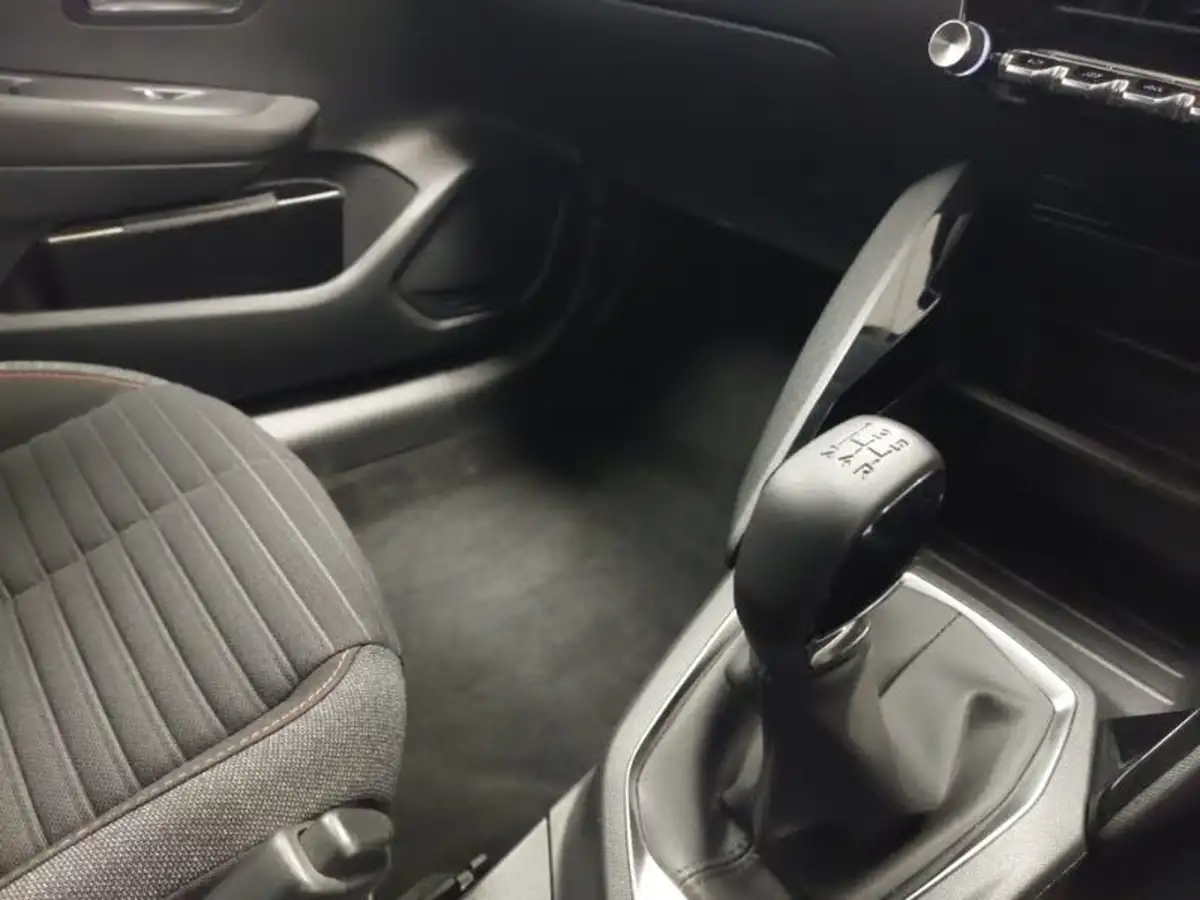 2023-peugeot-208-12-puretech-active-premium-75ps-big-17