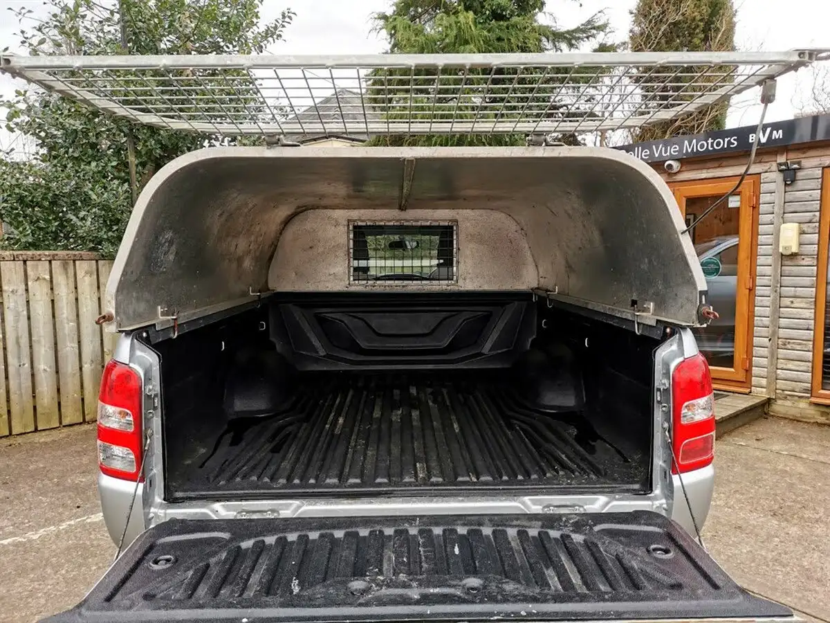 2018-mitsubishi-l200-24di-d-4life-eu6-double-pickup-big-6