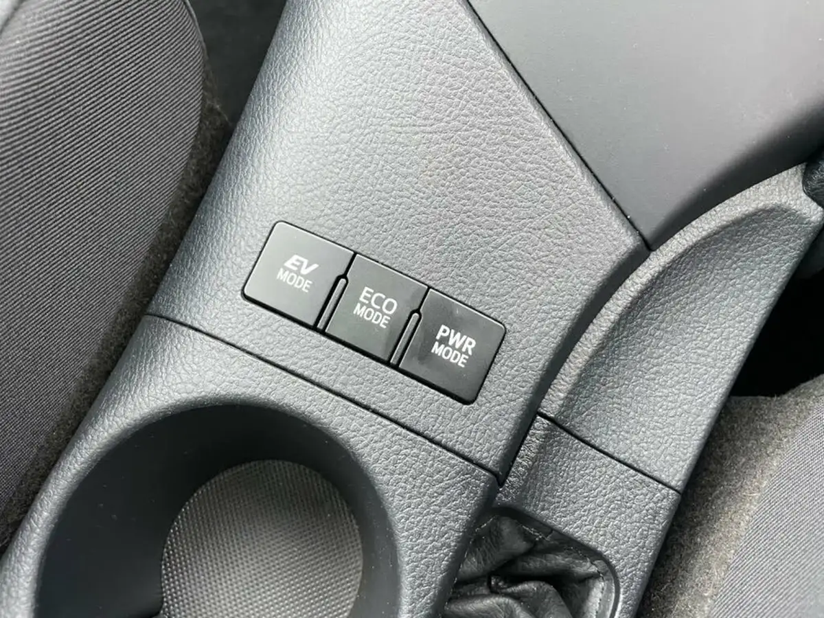 2017-toyota-auris-18-vvt-i-hsd-design-tss-hatchback-big-38