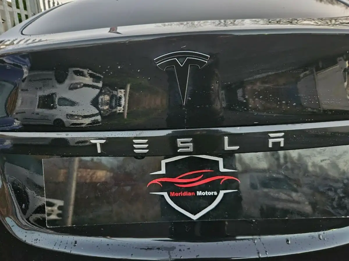 2017-tesla-model-s-e-100d-big-11