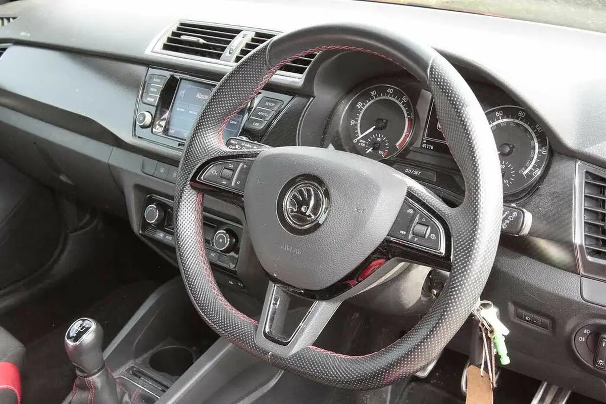2019-skoda-fabia-10-tsi-monte-carlo-95ps-hatchback-big-5