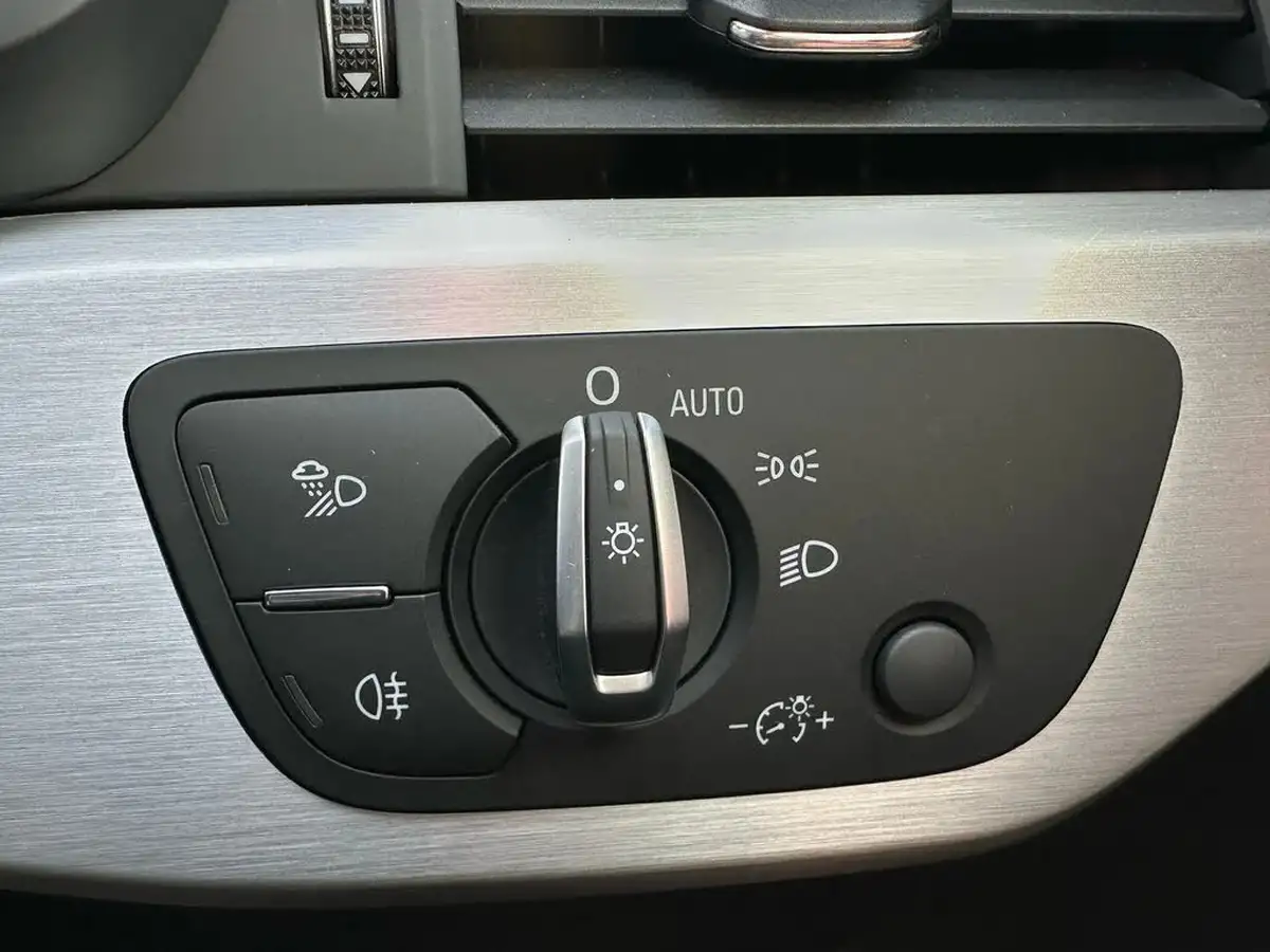 2021-audi-a4-avant-20-35-tdi-s-line-big-15