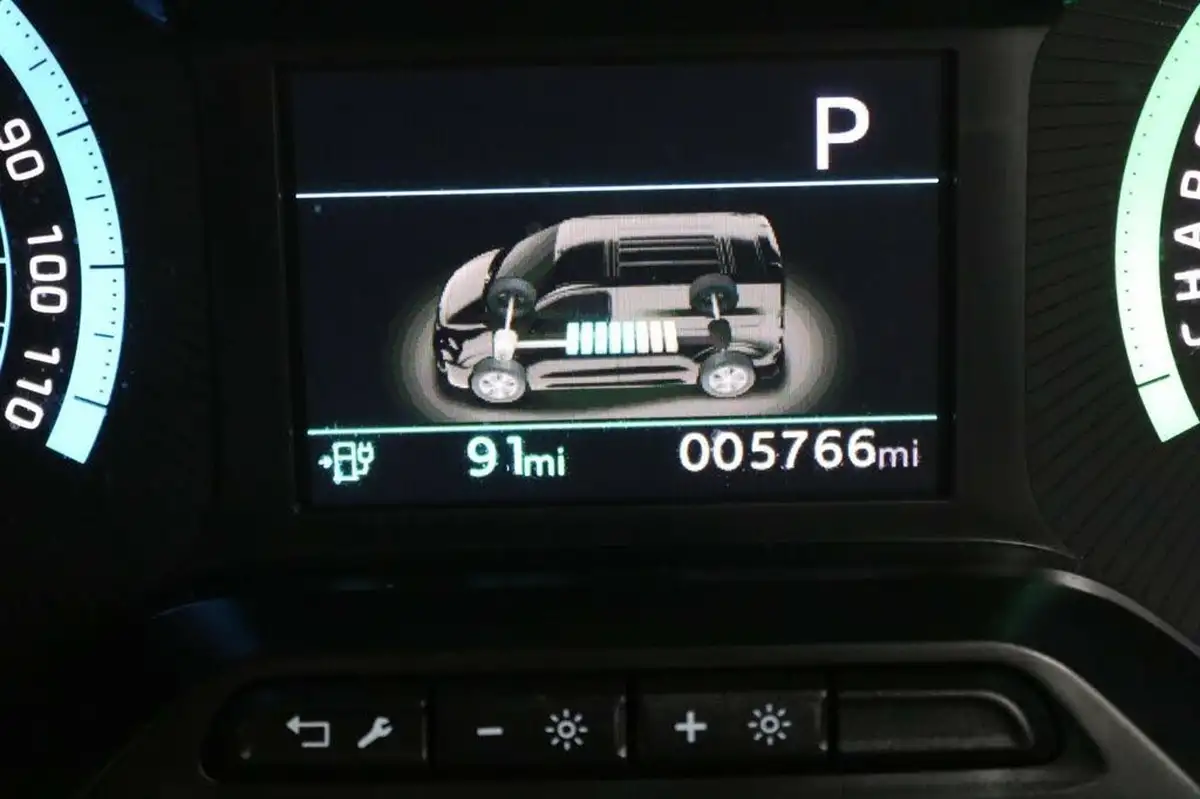 2022-peugeot-partner-big-42