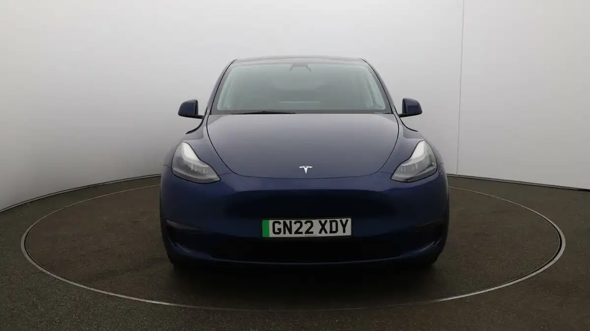 2022-tesla-model-y-e-long-range-big-39