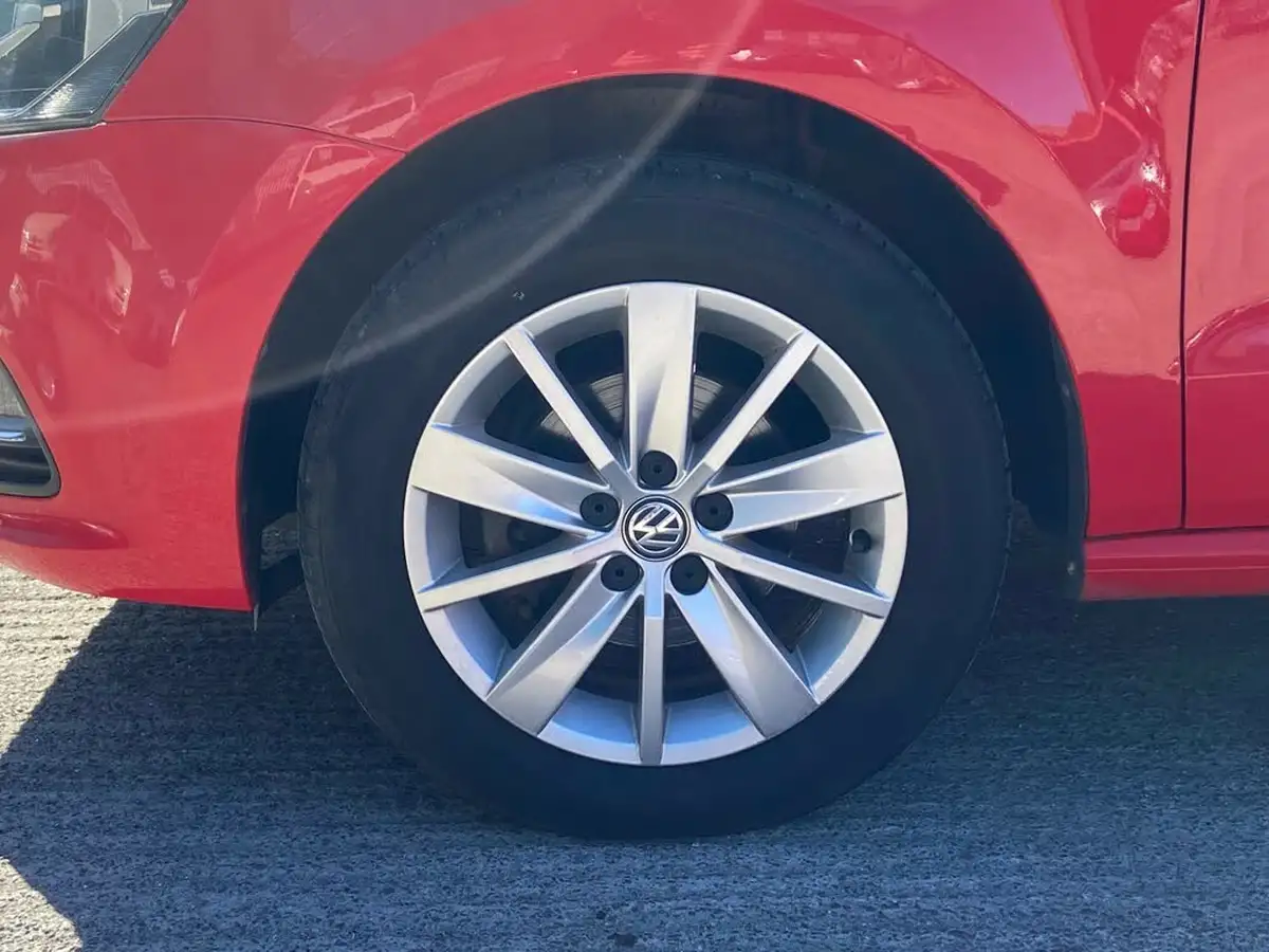 2015-volkswagen-polo-12-tsi-se-5d-big-34