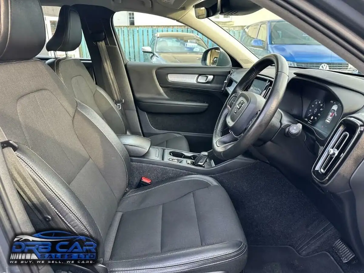 2018-volvo-xc40-20td-d3-momentum-geartronic-big-16