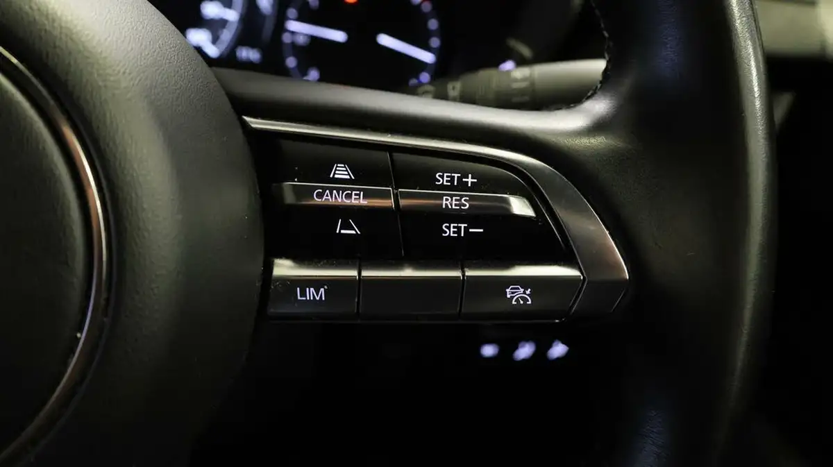 2021-mazda-mx-30-e-sport-lux-big-21