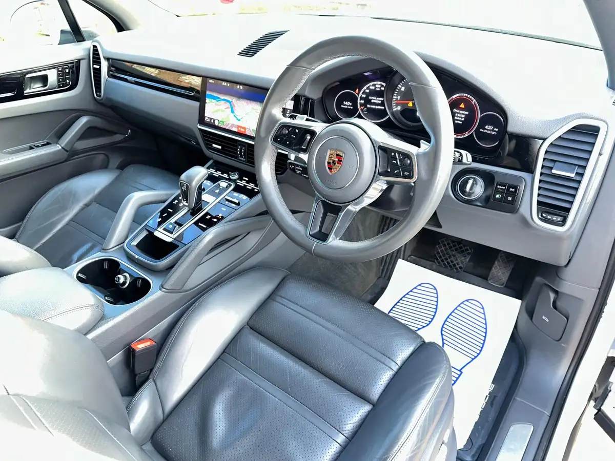 2019-porsche-cayenne-30-v6-coupe-big-11