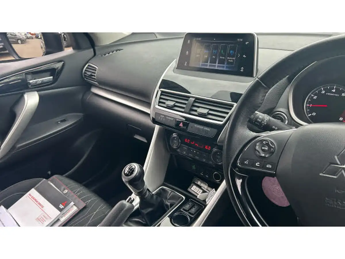 2021-mitsubishi-eclipse-cross-15-4-big-13