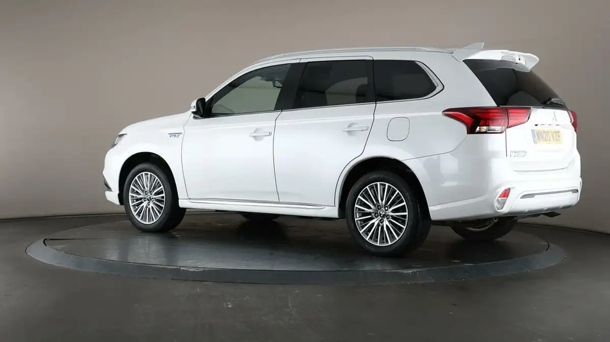 2020-mitsubishi-outlander-24-dynamic-phev-big-73