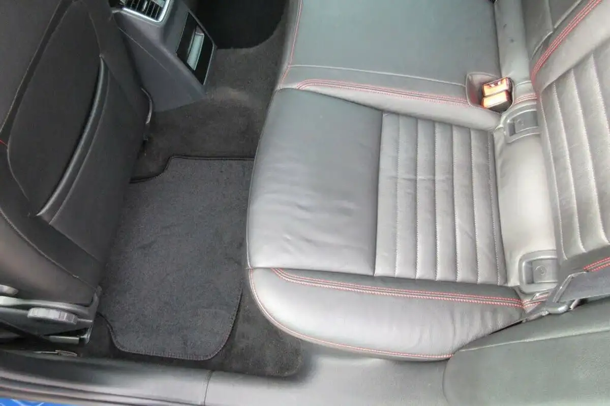 2014-skoda-octavia-20tdi-vrs-estate-big-37