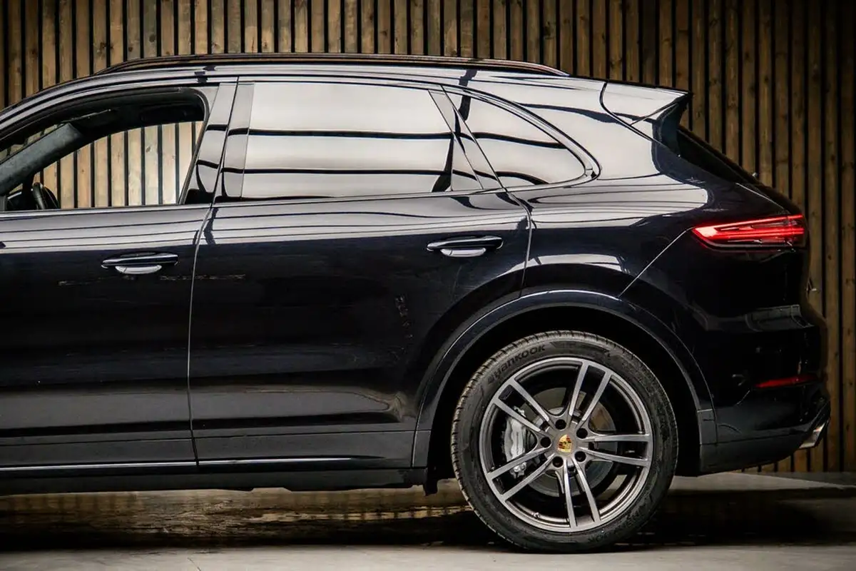 2018-porsche-cayenne-40-v8-turbo-big-16