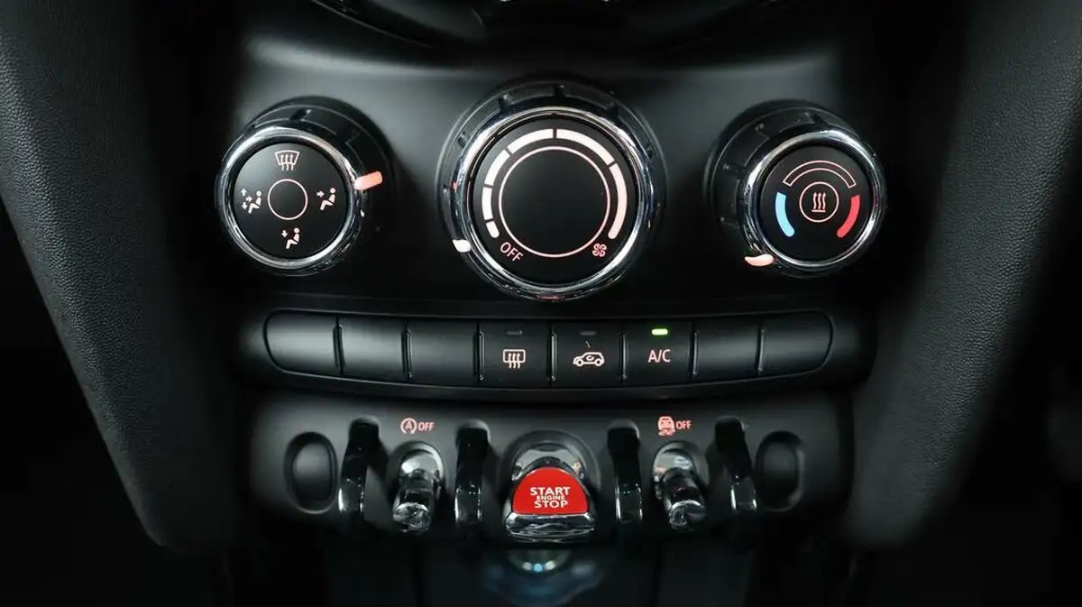 2021-mini-cooper-15-cooper-classic-hatchback-3d-big-11