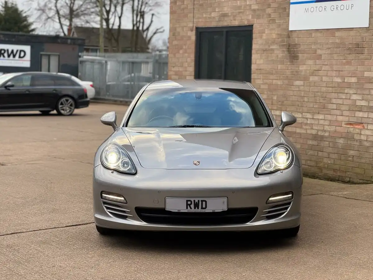 2010-porsche-panamera-48-4s-big-5