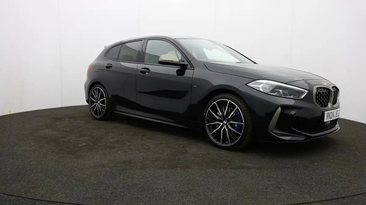 2024-bmw-1-series-20-m135i-xdrive-big-39