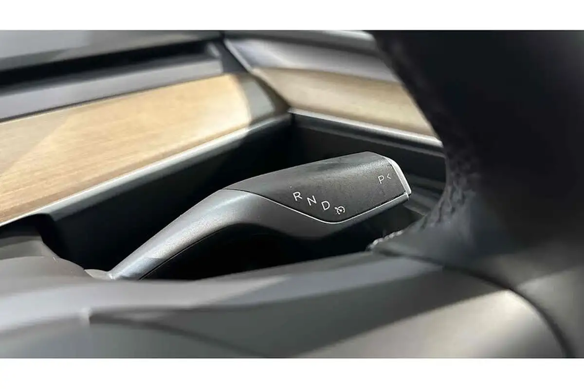 2022-tesla-model-y-e-long-range-big-33
