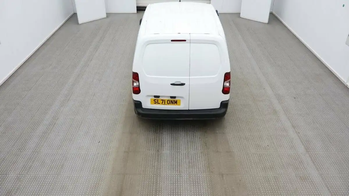 2021-citroen-berlingo-15bluehdi-650-enterprise-pro-big-11
