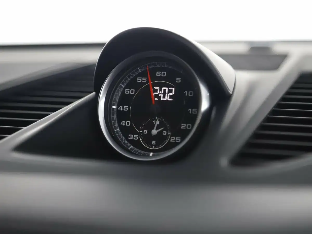 2019-porsche-911-30-carrera-4-gts-coupe-big-15
