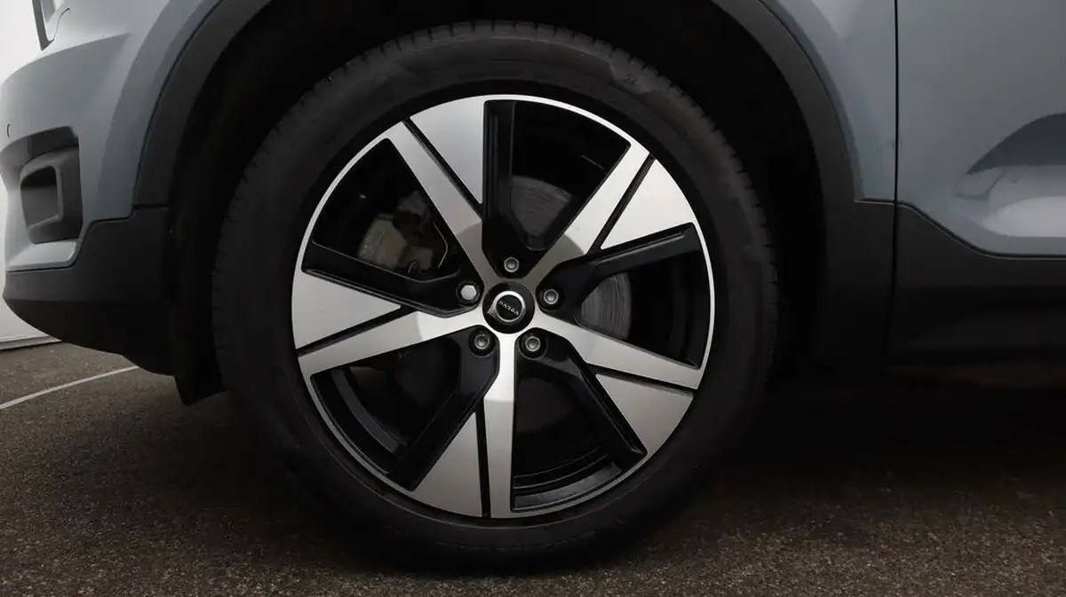 2021-volvo-xc40-e-twin-recharge-plus-big-18