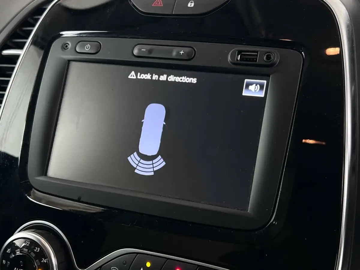 2019-renault-captur-13-tce-iconic-150bhp-ss-edc-auto-big-28