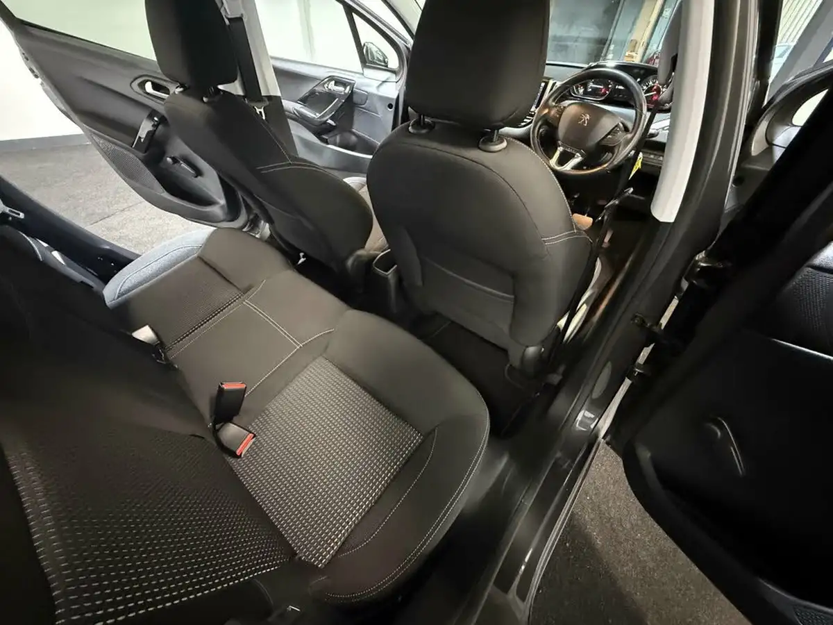 2017-peugeot-208-12-puretech-allure-110bhp-ss-5d-eat6-big-35
