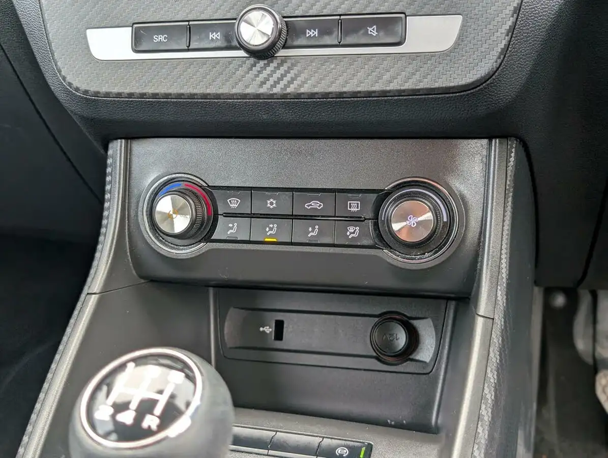 2019-mg-zs-suv-15-vti-tech-exclusive-105bhp-big-27
