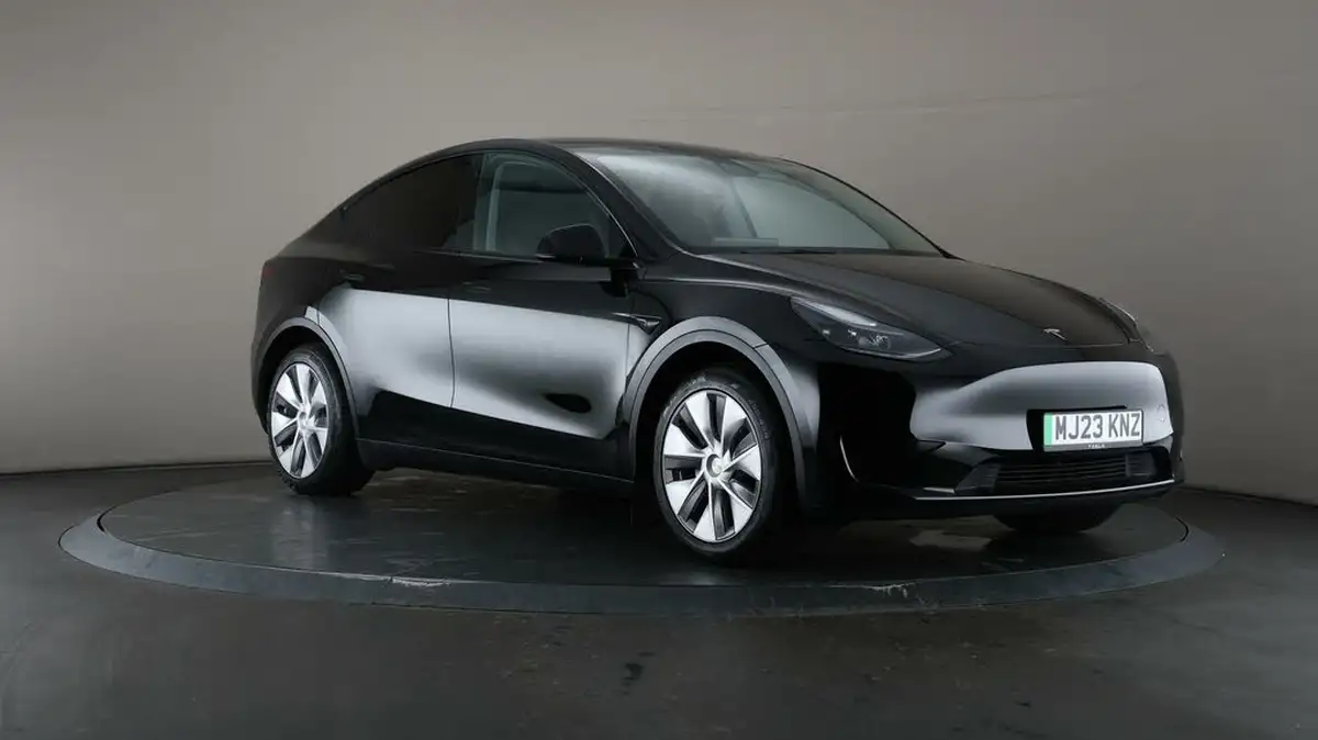 2023-tesla-model-y-e-rwd-big-45