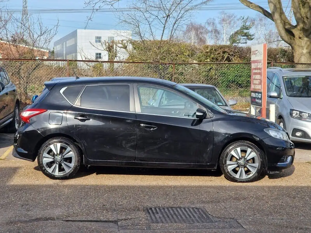 2015-nissan-pulsar-12-n-tec-big-1