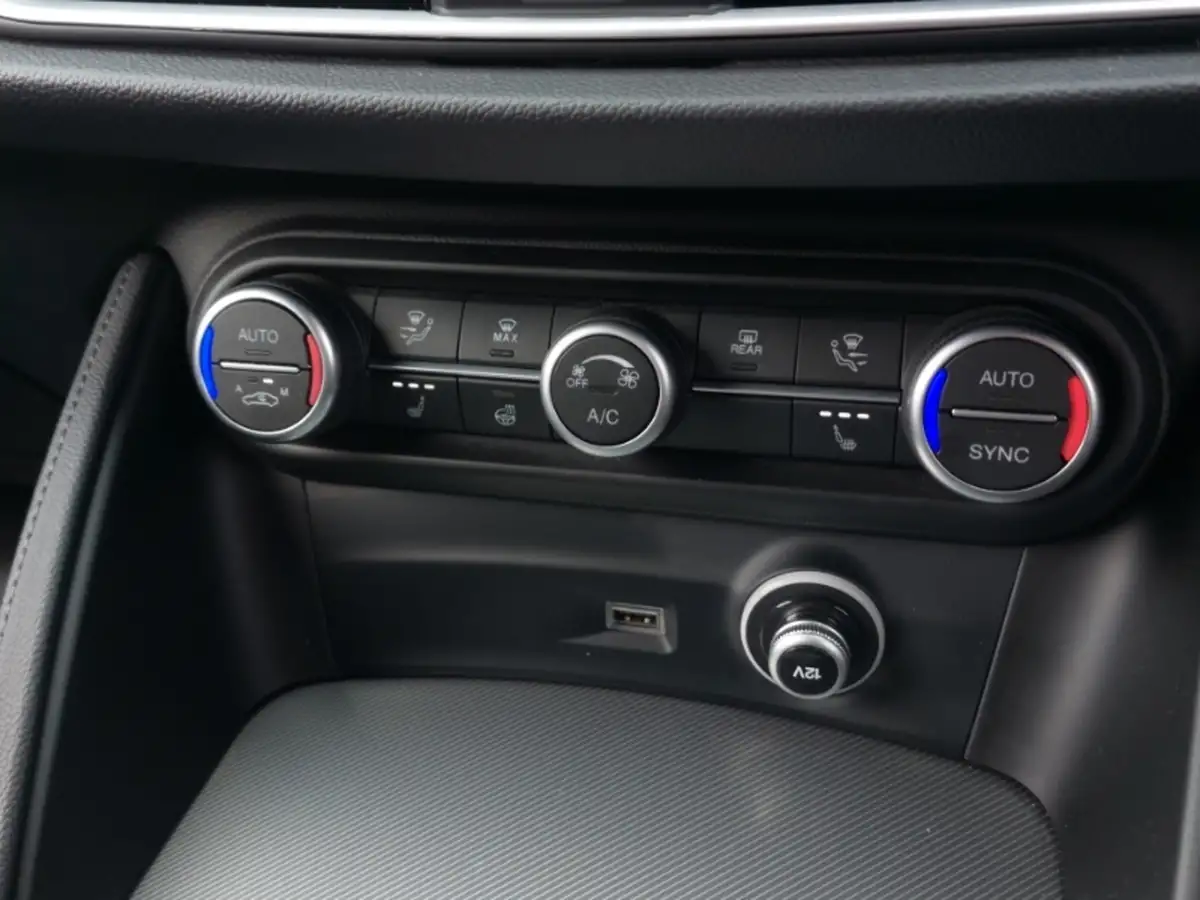 2022-lexus-ux-250h-20-f-sport-premium-plus-pack-big-16