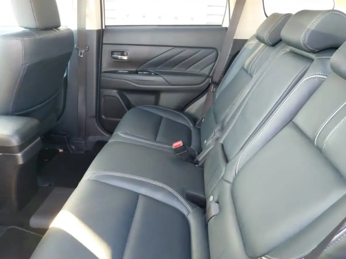2018-mitsubishi-outlander-20-4h-phev-big-5