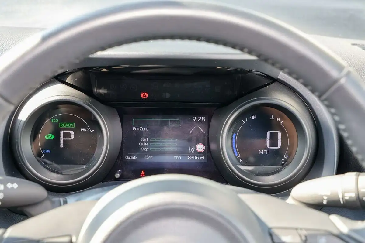 2022-toyota-yaris-15-vvt-i-design-big-8