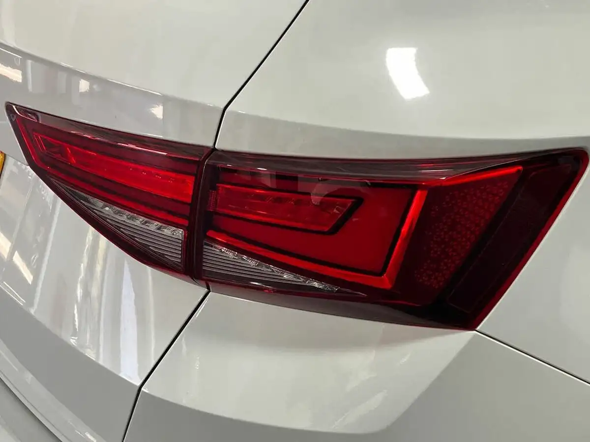 2022-seat-ateca-20tdi-xperience-lux-150ps-suv-dsg-big-20